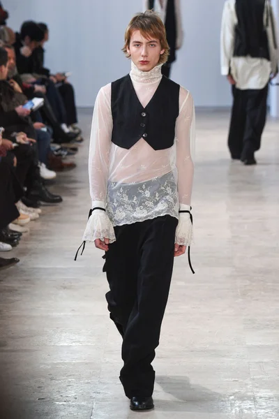 Look 10
